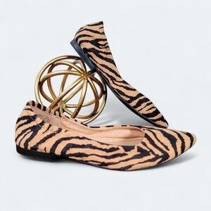 Kaari Blue Jessica Tiger Print Women's Flats Size 8 Pointed Toe Faux Suede